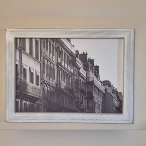 Elegant Black and White Cityscape Wall Art